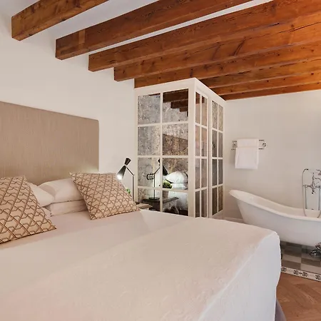 Отель Gloria De Sant Jaume 5*
